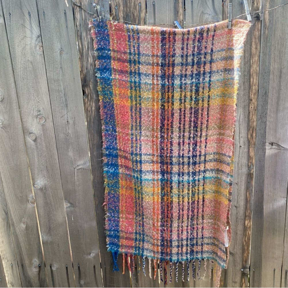 FATFACE Polly Check Scarf - Picture 5 of 8